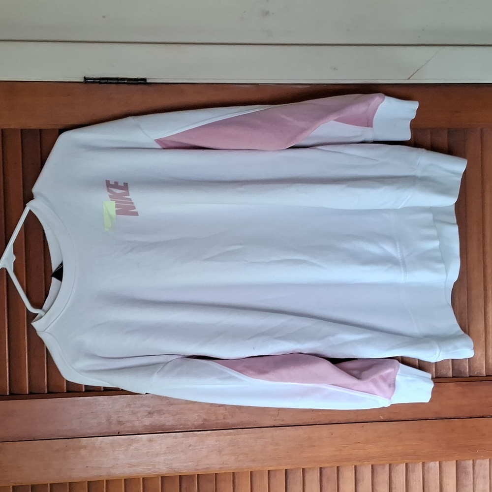 Nike size medium white and pink dri-fit sweatshirt